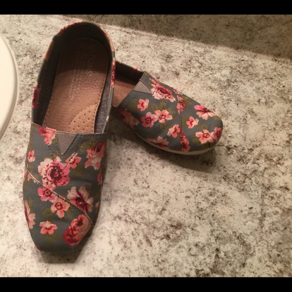 Toms Shoes - Floral Toms